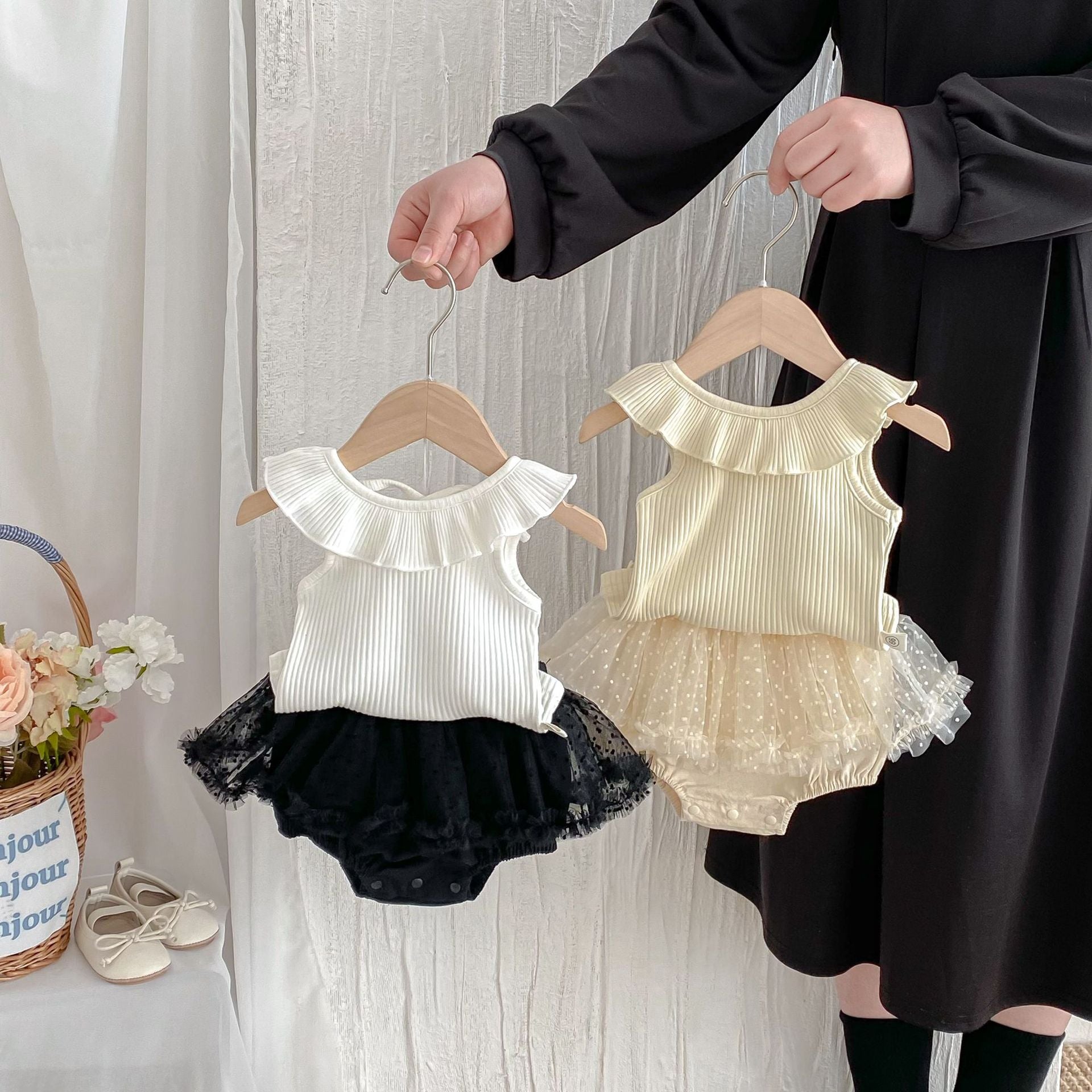 Summer Hot Selling Baby Girls Sleeveless Solid Color Vest and Tulle Patchwork Bloomers Clothing Set-0